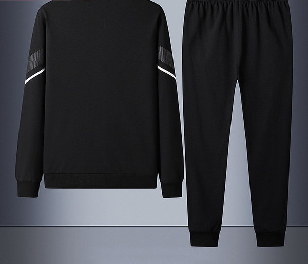 Letisztult modell kétrészes férfi sportruha