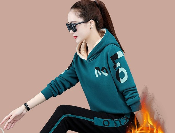 Női téli pulóver és alsó szett