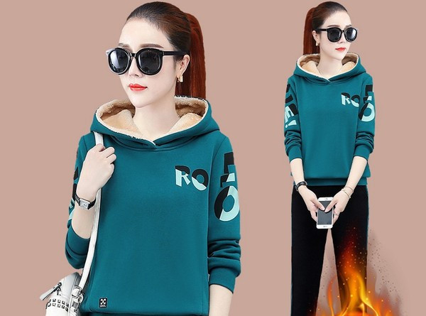 Sieviešu divdaļīgs sporta komplekts ar siltu oderi un kapuci