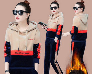 Φθινοπωρινό-χειμωνιάτικο γυναικείο σετ πάνω και κάτω με κουκούλα