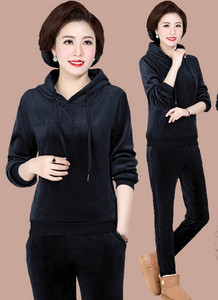 Γυναικείο σετ με κουκούλα