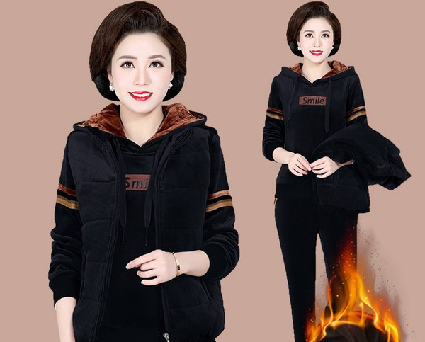 Sieviešu stepēts trīsdaļīgs komplekts ar kapuci