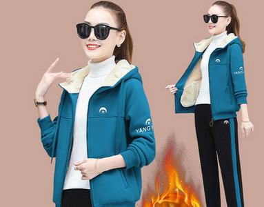 Γυναικεία χειμερινή φόρμα σε δύο μέρη με φερμουάρ