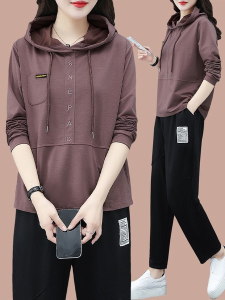 Γυναικείο σετ δύο τεμαχίων με κουκούλα και λογότυπο