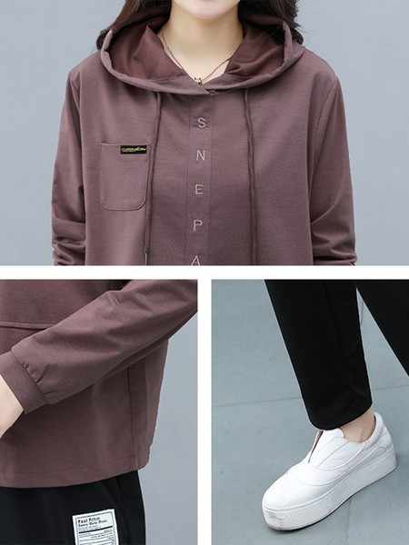 Γυναικείο σετ δύο τεμαχίων με κουκούλα και λογότυπο