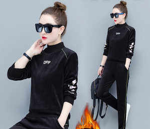 Ženski komplet jesen-zima s izvezenim natpisom i kapuljačom