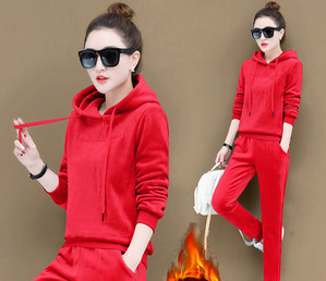 Ženski komplet jesen-zima s izvezenim natpisom i kapuljačom