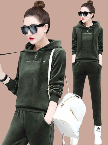 Ženski komplet jesen-zima s izvezenim natpisom i kapuljačom