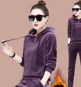 Női sportbársony ruha