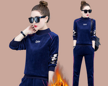 Női sportbársony ruha