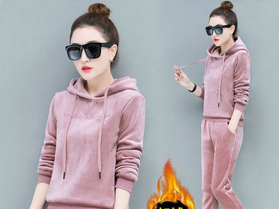 Női sportbársony ruha