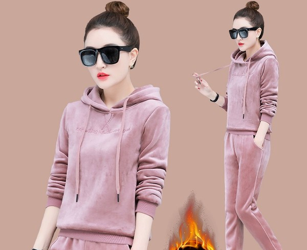 Női sportbársony ruha