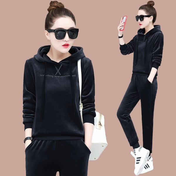 Női sportbársony ruha