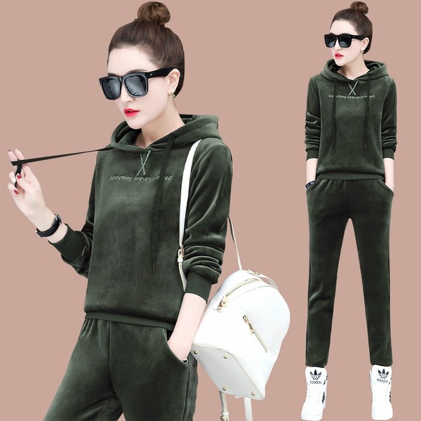 Női sportbársony ruha