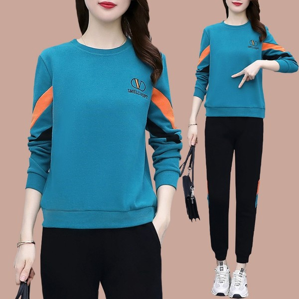 Σετ αθλητικό γυναικείο μοντέλο σε δύο μέρη 