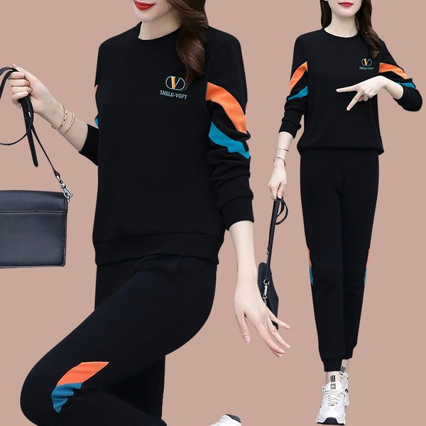 Σετ αθλητικό γυναικείο μοντέλο σε δύο μέρη 