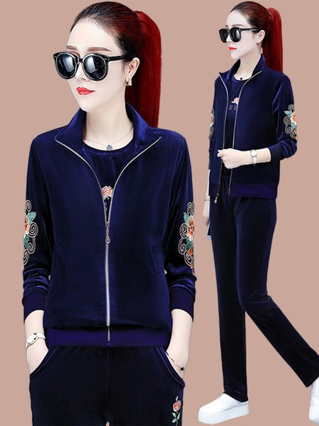 Sieviešu izšūts sporta trīsdaļīgs komplekts