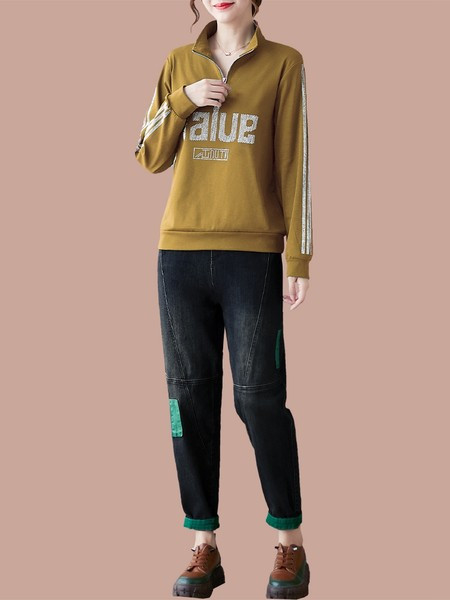 Ležeran ženski komplet bluza i traperice