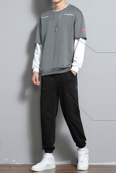 Ανδρικό αθλητικό σετ με οβάλ λαιμόκοψη