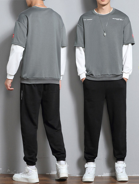 Ανδρικό αθλητικό σετ με οβάλ λαιμόκοψη