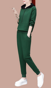 Sieviešu kapuci četrās krāsās