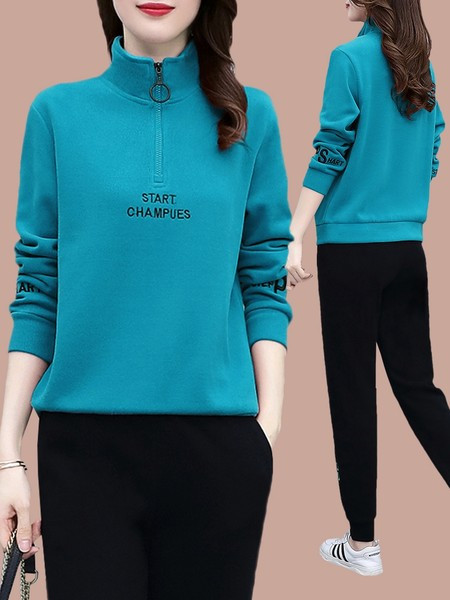 Γυναικείο σετ που αποτελείται από δύο μέρη φθινόπωρο-χειμώνα με γράμματα