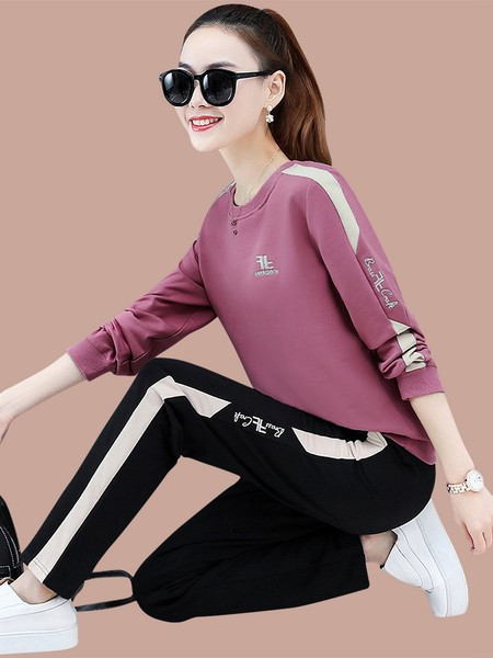 Divdaļīgs sieviešu sporta treniņtērpa komplekts