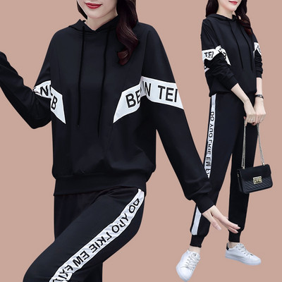 Divdaļīgs sieviešu sporta apģērbu komplekts ar kapuci