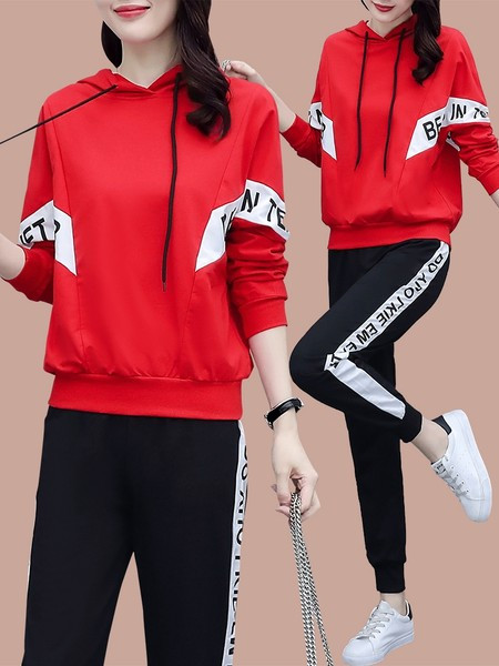 Divdaļīgs sieviešu sporta apģērbu komplekts ar kapuci