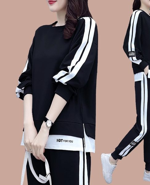 Sporta modeļa sieviešu divdaļīgs komplekts