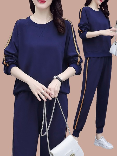 Sportisks sieviešu divdaļīgs komplekts ar kabatu