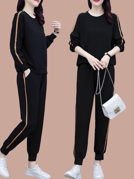 Sportisks sieviešu divdaļīgs komplekts ar kabatu