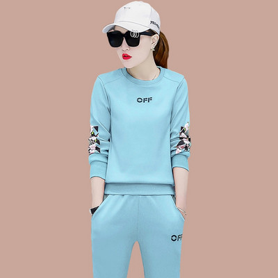 Σετ  casual αθλητικό  με φλοράλ μοτίβα και γράμματα που αποτελείται από δύο μέρη