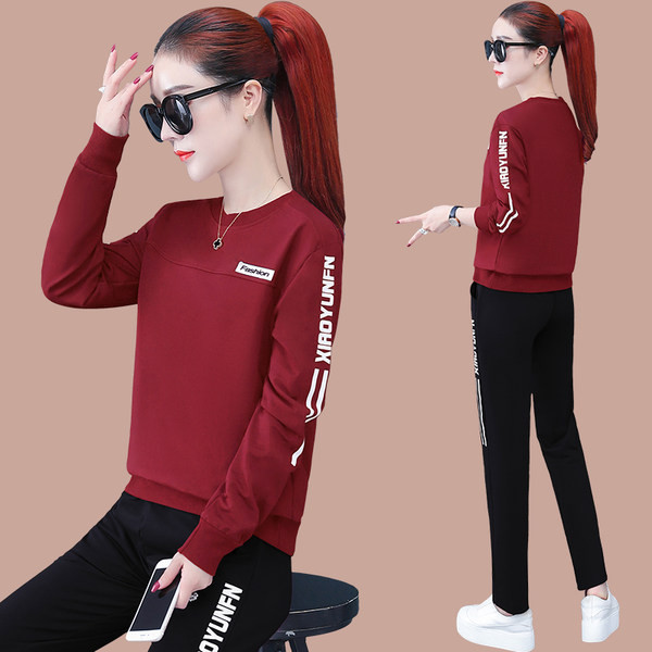 Ležerni ženski set sa natpisom - dva komada