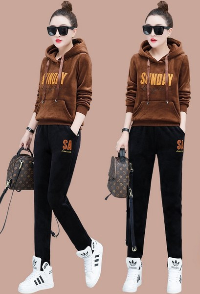 Moterų komanda su spauda ir kišene