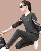 Sporta komplekts Sieviešu 2022 rudens jauns pusmūža un vecāka gadagājuma māte brīvs ārzemju gāzes džemperis ikdienas apģērbs divdaļīgs uzvalks