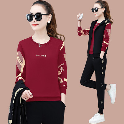 Γυναικείο casual αθλητικό σετ που αποτελείται από τρία μέρη