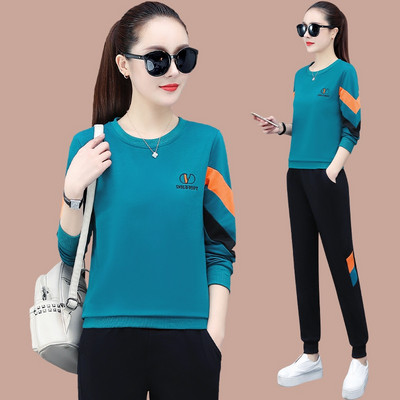 Sporty γυναικείο σετ που αποτελείται από δύο μέρη