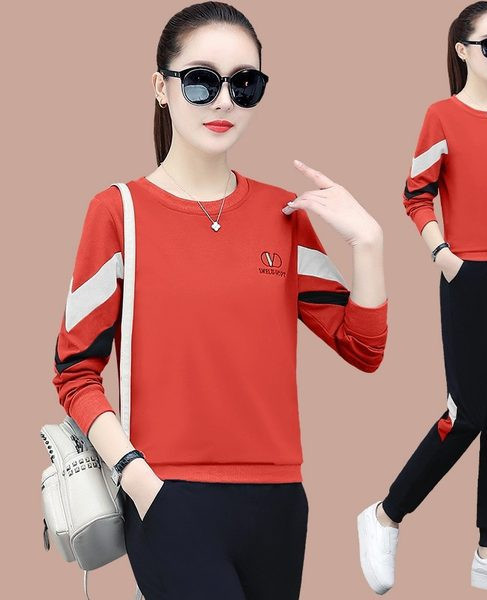 Sporty γυναικείο σετ που αποτελείται από δύο μέρη