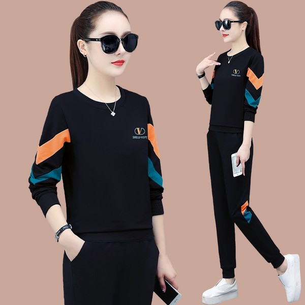 Sporty γυναικείο σετ που αποτελείται από δύο μέρη