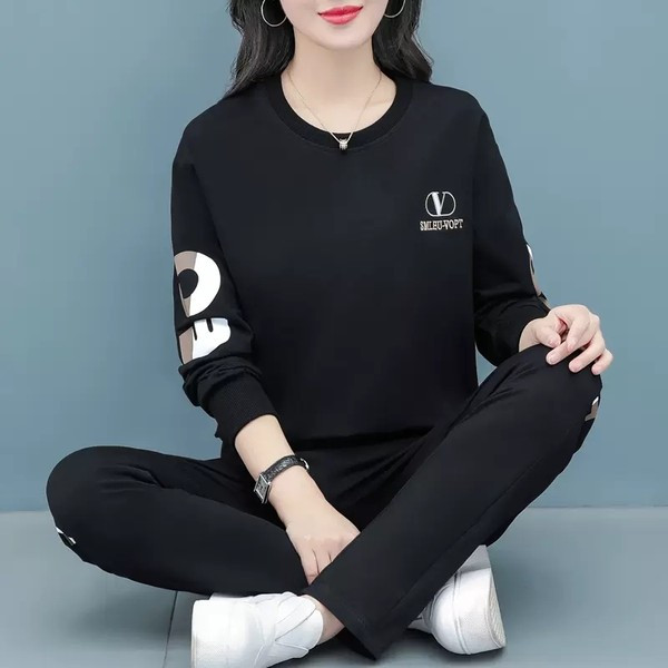 Ikdienas divdaļīgs komplekts - blūze un dibens sievietēm