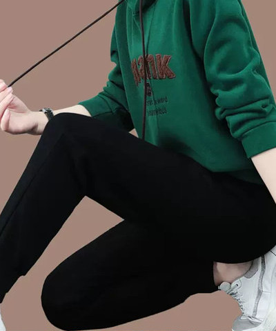 Ženski dvodijelni set s kapuljačom sportski model