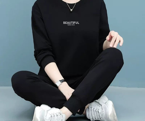 Sieviešu ikdienas vienkrāsains divdaļīgs komplekts ar apdruku