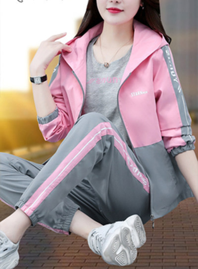 Női csapat cipzárral és kapucnival