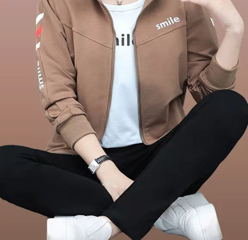 Sieviešu sporta trīsdaļīgs komplekts ar apdruku un rāvējslēdzēja aizdari