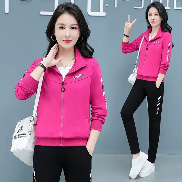 Sieviešu sporta trīsdaļīgs komplekts ar apdruku un rāvējslēdzēja aizdari