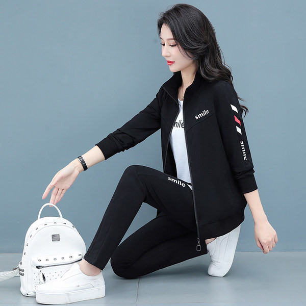 Sieviešu sporta trīsdaļīgs komplekts ar apdruku un rāvējslēdzēja aizdari