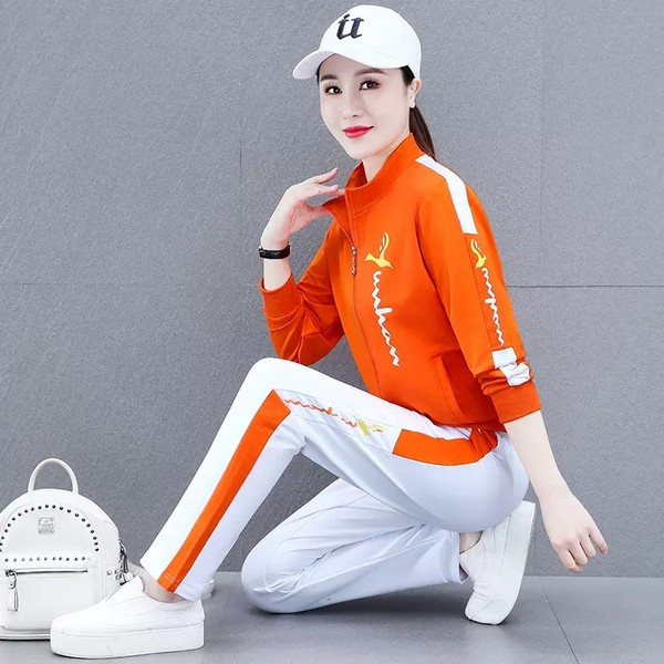 Divdaļīgs sieviešu treniņtērps ar apdruku