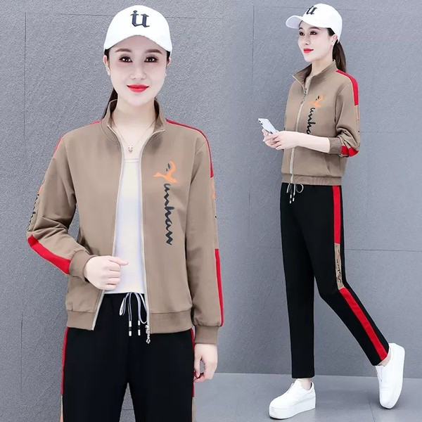 Divdaļīgs sieviešu treniņtērps ar apdruku