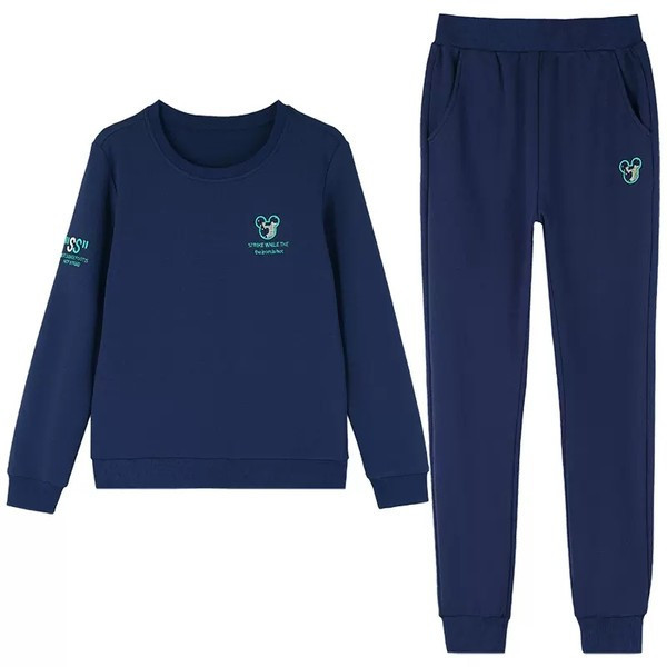 Sieviešu divdaļīgs komplekts ar uzrakstiem un izšuvumiem